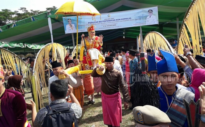 Tatong Bara Dinobatkan Sebagai Pemangku Adat Tertinggi di Kotamobagu