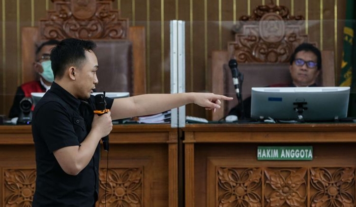 terdakwa-kasus-pembunuhan-berencana-brigadir-j-atau-nofriansyah-yosua-hutabarat-ricky-rizal.jpg