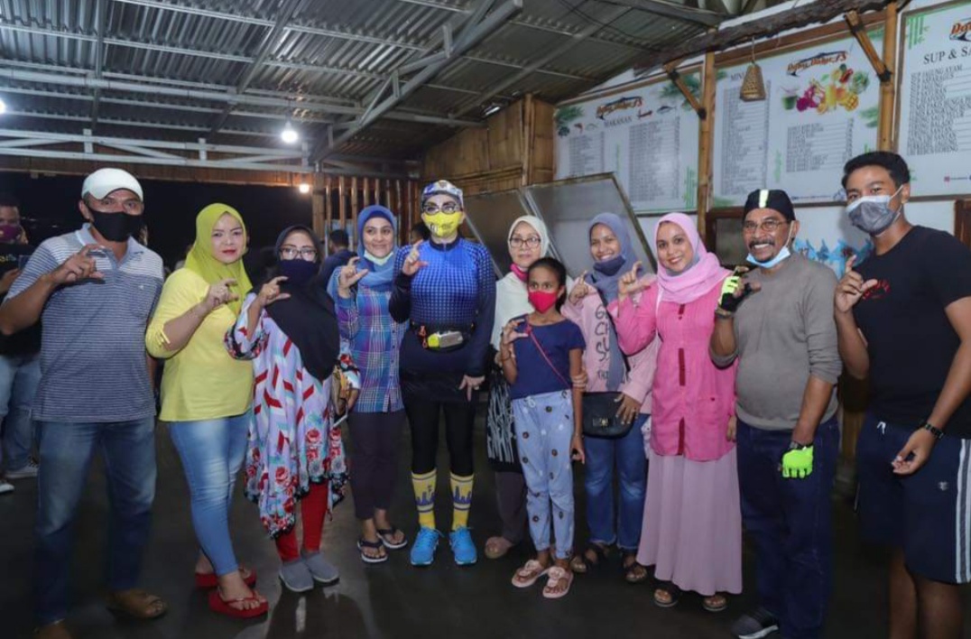 Tetty Paruntu Sapa Warga Kota Manado dengan Gowes