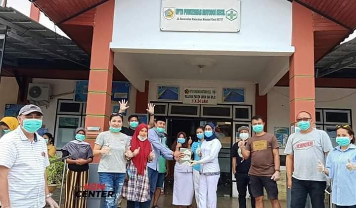 Herson Mayulu Bagikan 5.000 Masker pada Petugas Medis dan Warga Kotamobagu