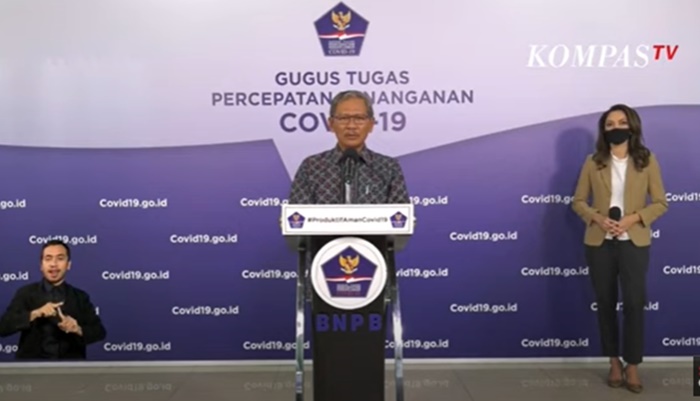 tim-juru-bicara-covid-19-nasional-achmad-yurianto-dan-reisa-broto-asmoro.jpg