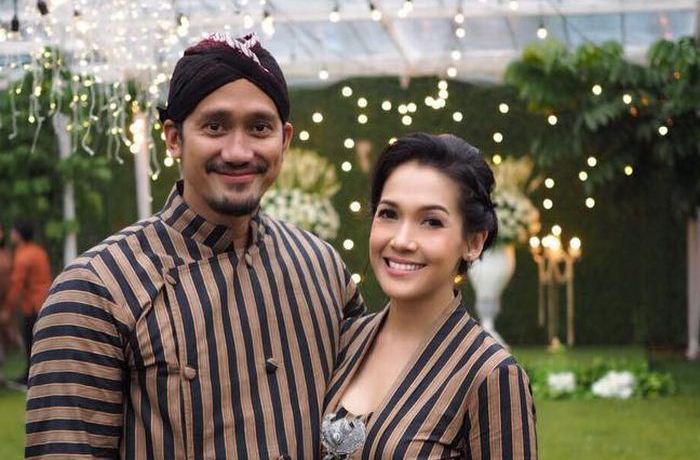 4 Artis yang Kepergok Selingkuh dan Akhirnya Menikahi Selingkuhannya