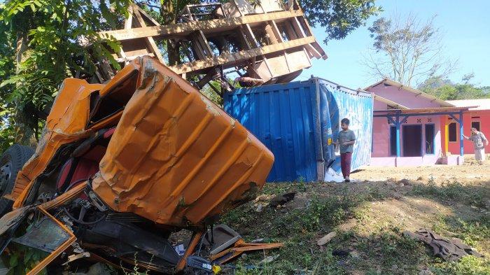 Kecelakaan Maut Tadi Malam, Kernet Tewas Tergencet 3 Jam usai Truk Terguling, Warga Dengar Ledakan