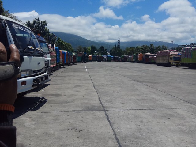 truk-parkir_20180824_001958.jpg