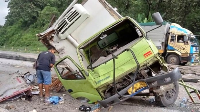 Kecelakaan Maut Pukul 10.40 WIB, Seorang Kernet Tewas di Tempat, 4 Truk Alami Tabrakan Beruntun