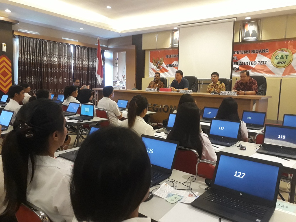 Sekda Minut Jemmy Kuhu Buka Ujian CAT CPNS 2018