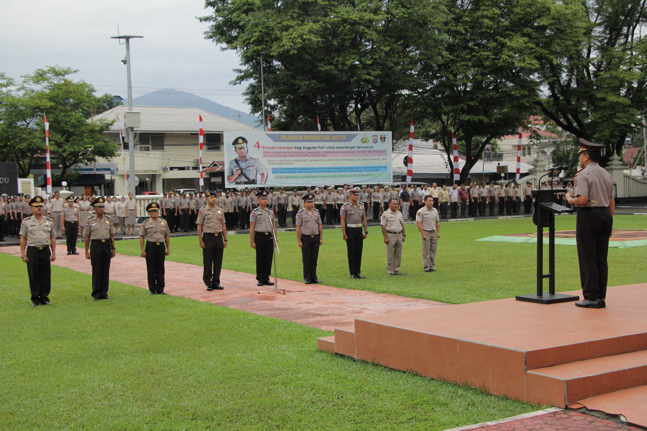 111 Anggota dan PNS Polri Polda Sulut Naik Pangkat