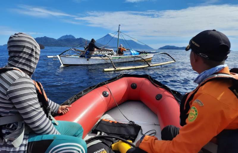 upaya-pencarian-korban-oleh-tim-sar-gabungan-di-perairan-laut-siau1.jpg