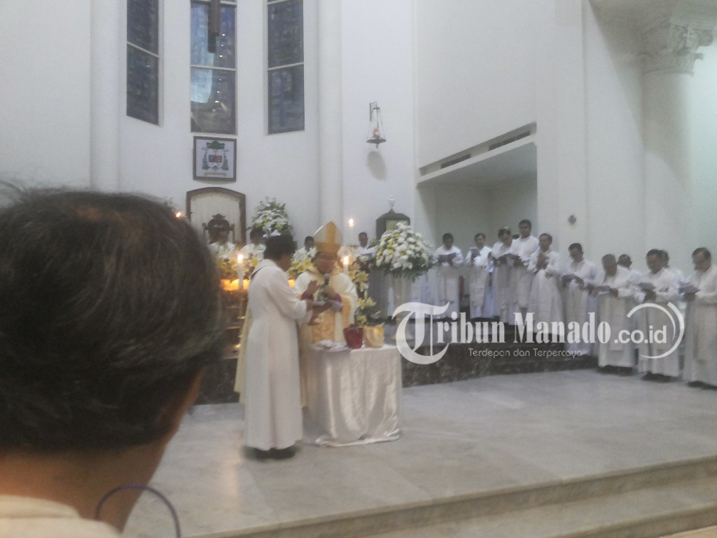 9 Diakon Ini Akan Ditahbiskan Imam pada April 2018