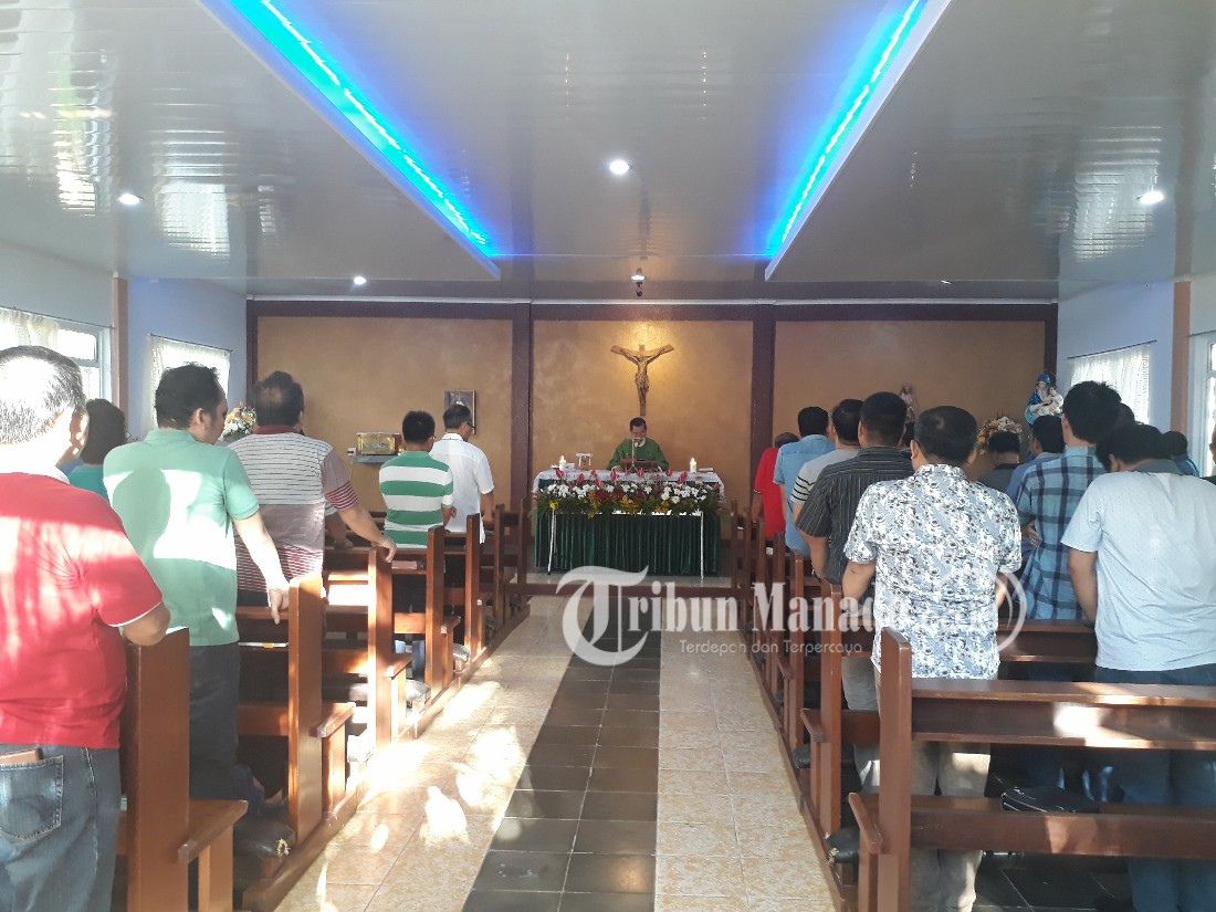 Uskup Manado Rolly Untu Buka Temu Pastores dengan Perayaan Ekaristi