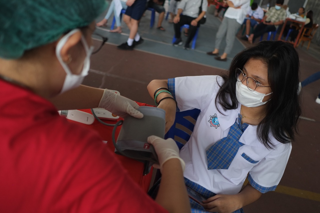 Hari Anak Nasional, Andrei Angouw Ajak Orang Tua Bawa Anak ke Tempat Vaksin