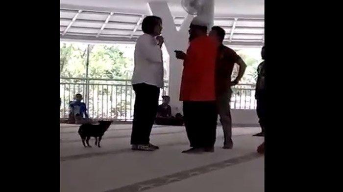 VIRAL Video Wanita Bawa Anjing ke Masjid Sambil Teriak, Ungkap Soal Menikah dan Cari Suaminya