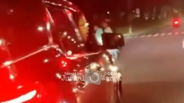 viral-video-pengendara-fortuner-acungkan-pistol-setelah-tabrak-2-perempuan.jpg