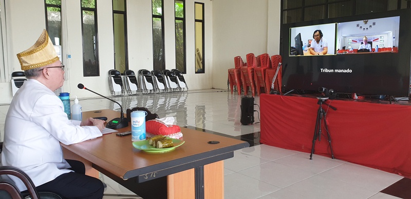 wabup-john-palandung-saat-tampil-sebagai-narasumber-dalam-acara-tribun-bakudapa.jpg