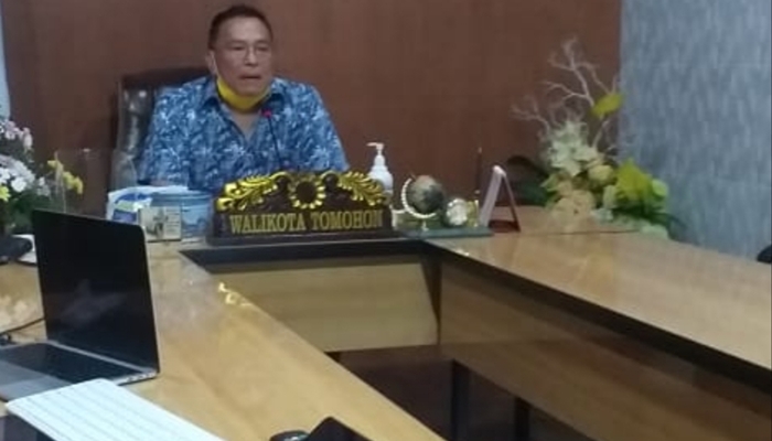wali-kota-tomohon-jimmy-feidie-eman-42455.jpg