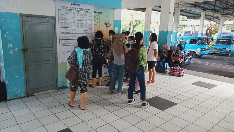 Terminal Damri Padat, Warga BMR Ramai-Ramai Pulang Kampung, 'Memilih di Kampung Lebih Seru'
