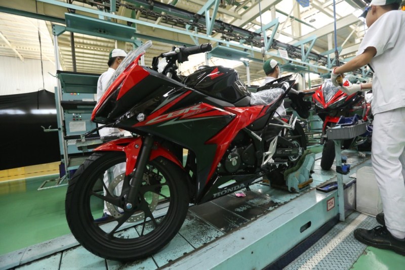 New Honda CBR150R Makin Memikat dan Gagah dengan Dua Pilihan Warna Baru