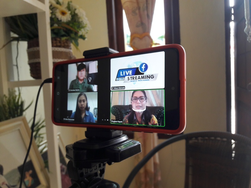 webkusi-tribun-jurnal-bersama-jurnalis-tribun-manado-dengan-pingkan-kapoh.jpg