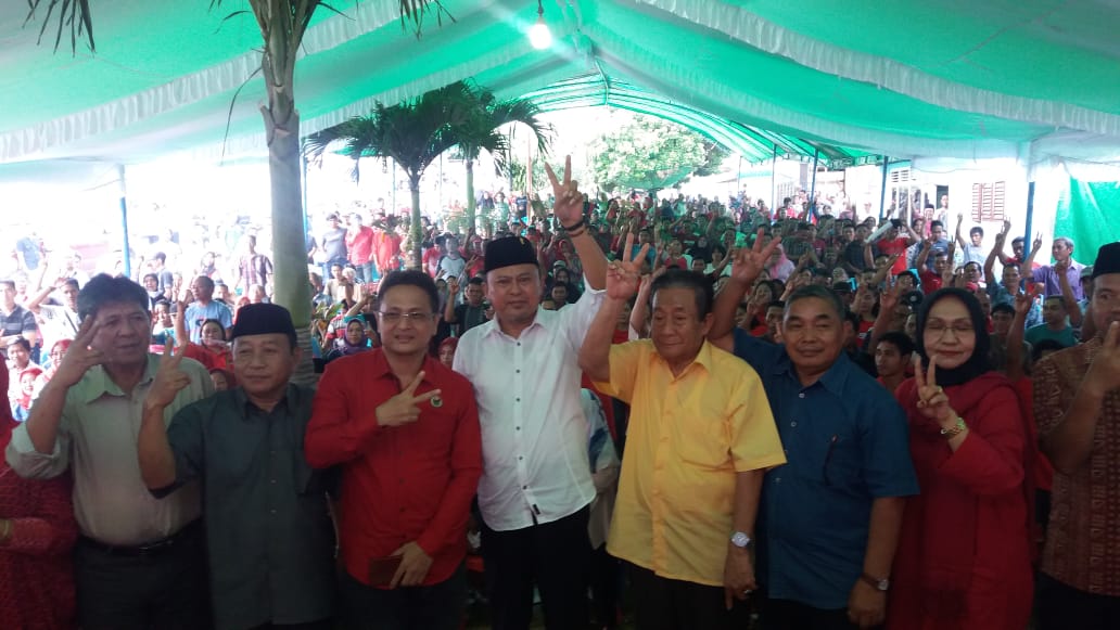 Ribuan Relawan PDIP Passi Barat Dilantik Haji Herson Mayulu