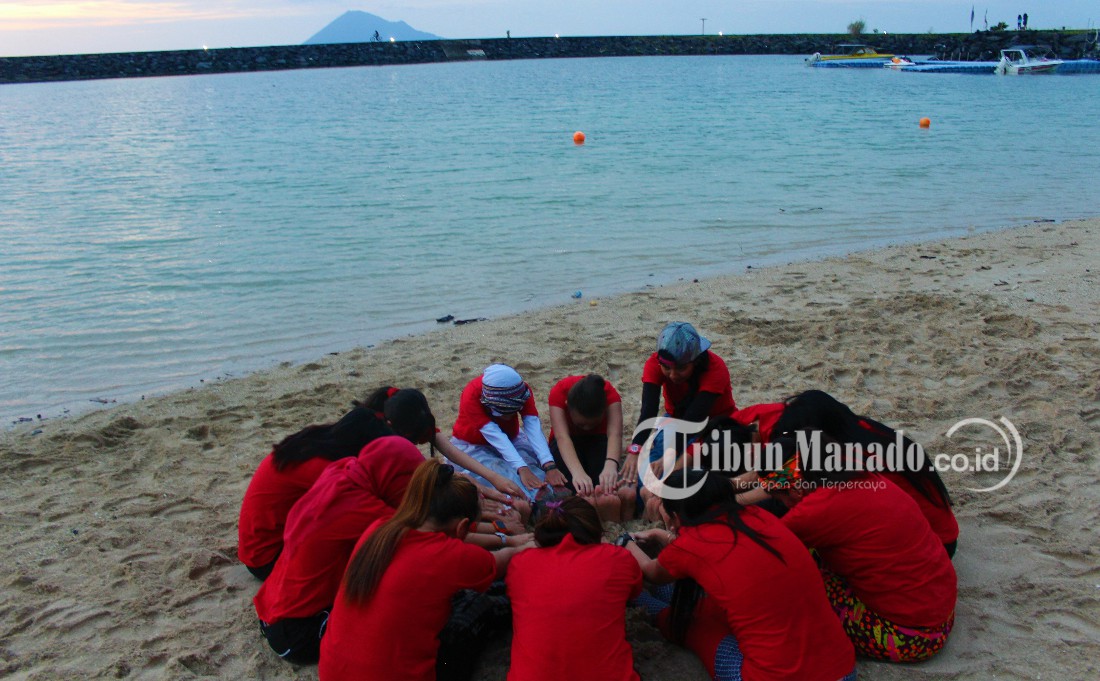 yoga-trip-with-zin-cipan-di-mercure-tateli-resort-and-convention_20180722_082335.jpg