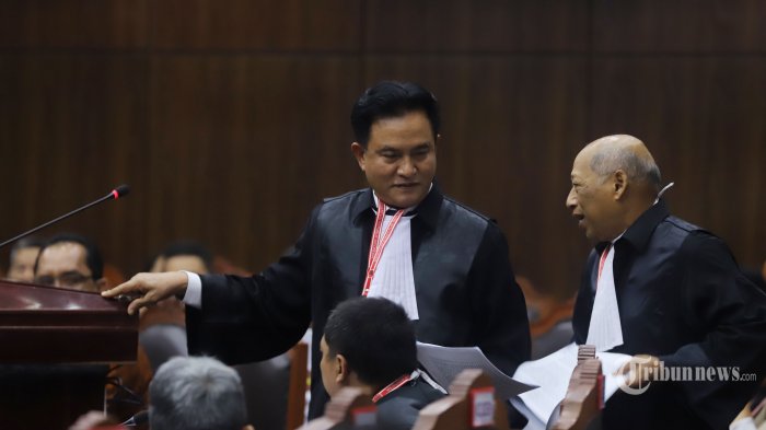 yusril-mahendra-terlibat-perdebatan-dengan-anggota-tim-hukum-02-iwan-satriawan.jpg