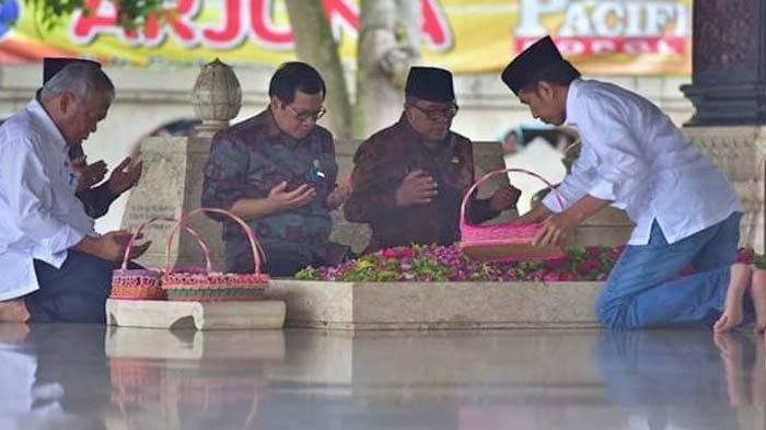 ziarah-jokowi-ke-makan-bung-karno.jpg