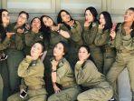 10-fakta-wanita-israel-tak-asing-bermain-dengan-pistol-dan-senapan-11.jpg