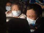 7-pekerja-asal-chinadiadang-warganagan-raya-hendak-ke-pltu-milik-swasta-tumpangi-mini-bus.jpg