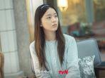 9-Fakta-Menarik-Park-Ji-Hu-Sosok-Oh-In-Hye-Drama-Korea-Little-Women-Ternyata-Brand-Endorser-Prada.jpg