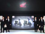 AHM-Direksi-PT-Astra-Honda-Motor-kiri-k-kanan-Marketing-Director-Thomas-Wijaya98.jpg