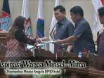 Anggota-DPRD-Sulawesi-Utara-Pricylia-Rondo-menyampaikan-dokumen-hasil-reses-Foto.jpg