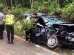 Anggota-Unit-Laka-Satlantas-Polres-Bangka-melakukan-olah-TKP.jpg