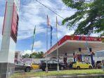 Antrean-mobil-menunggu-giliran-mengisi-BBM-di-SPBU-Milik-Pertamina90.jpg