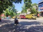 Antrean-truk-di-Stasiun-Pengisian-Bahan-Bakar-Umum-SPBU-Kairagi-Weru-Mghfgh.jpg
