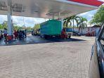 Antrian-solar-di-SPBU-Ringroad-Manado-56745565.jpg
