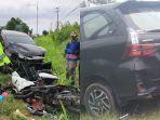 Avanza-warna-hitam-tabrak-tiga-motor-di-Jalan-Lintas-Sumatera.jpg