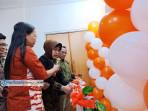 BPS-SULUT-Kepala-BPS-RI-Amalia-Adininggar-Widyasanti-saat-meresmikan.jpg