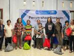 Bantuan-sembako-dari-BRI-Manado-Sarapung-Foto-1.jpg