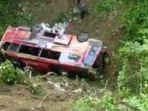 Bus-rombongan-santri-masuk-jurang-di-Parimo-yang-tewaskan-3-orang.jpg
