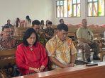 Caption-Calon-Gubernur-Sulawesi-Utara-Yulius-Selvanus-Komaling-YSK-beribadah.jpg