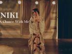Chord-kunci-gitar-lagu-NIKI-Take-A-Chance-With-Me.jpg