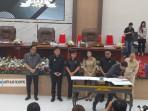 DPRD-MANADO-Pengesahan-Perubahan-APBD-2025-di-Kantor-DPRD.jpg