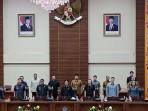 DPRD-Sulawesi-Utara-melaksanakan-Rapat-Paripurna-Senin-27102025-Foto-1.jpg