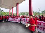 Demo-kader-PDIP-Bolmong-di-kantor-DPD-PDIP-Sulawesi-Utara-Sabtu-7122024.jpg