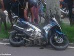 Foto-ilustrasi-kecelakaan-jupiter-mx-tabrak-pohon-setelah-serempet-mobil.jpg