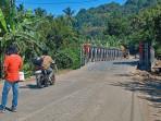 Foto-suasana-di-Jembatan-Darurat-Desa-Muntoi-Kecamatan-Passi-Barat-Foto.jpg