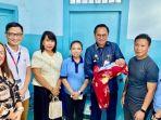 Ft-Mjr-Cap-Pj-Bupati-Minahasa-Kunjungi-Balita-Yang-Ditemukan-di-Langowan.jpg