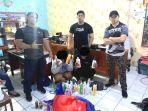 Ft-Mjr-Cap-Tim-Resmob-Polres-Minahasa-berhasil-menangkap-pelaku-pencurian.jpg