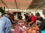 GOTONG-ROYONG-Warga-gotong-royong-di-persiapan-acara-pernikahan-di.jpg