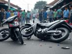 Gambar-AI-GROK-X-kecelakaan-2-sepeda-motor-tabrakan.jpg